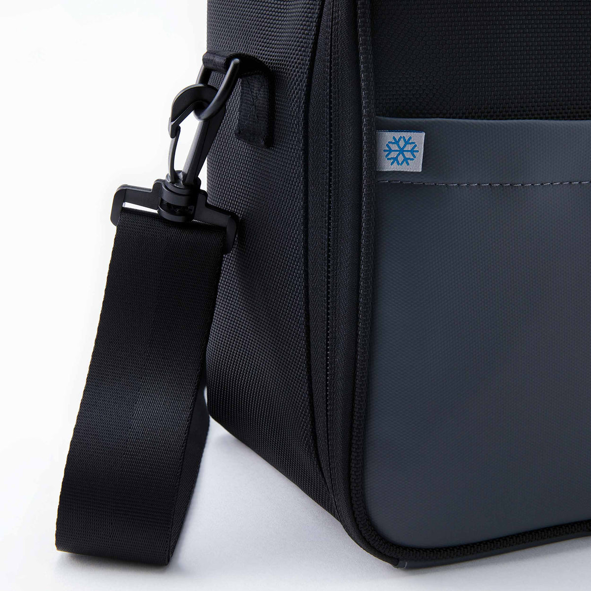 freezable-upright-lunch-box-k1 freezable-upright-lunch-box-black-gray-flag.jpg