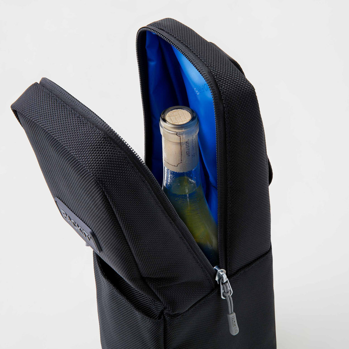 freezable-wine-carrier-q9 freezable-wine-carrier-black-ecofreeze-plus-top-view-with-wine.jpg