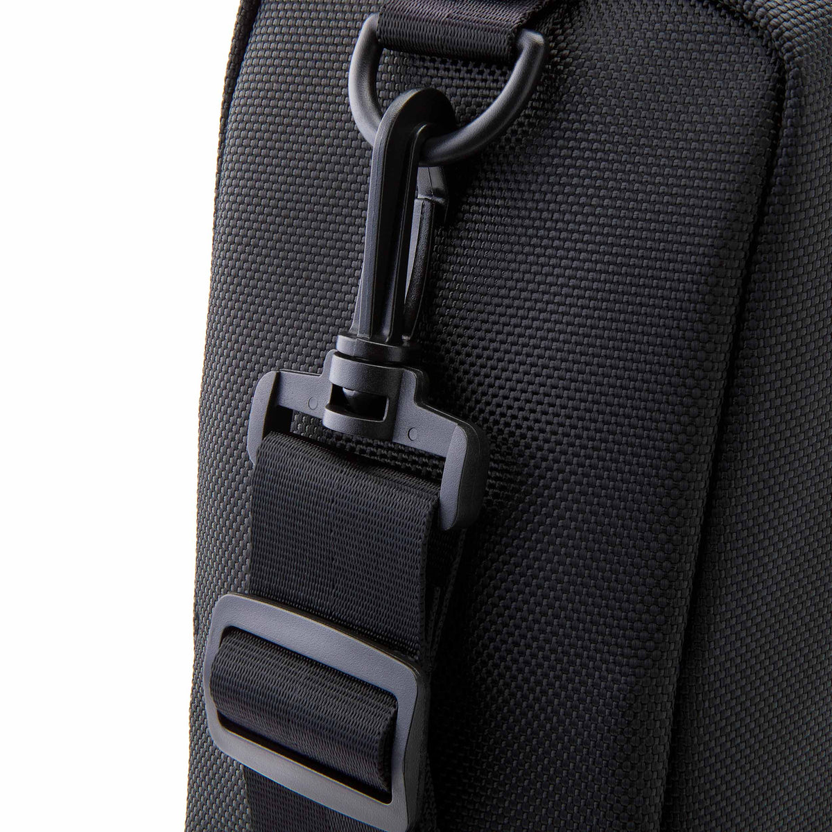 freezable-wine-carrier-q9 freezable-wine-carrier-black-ecofreeze-plus-zoom-removable-strap.jpg