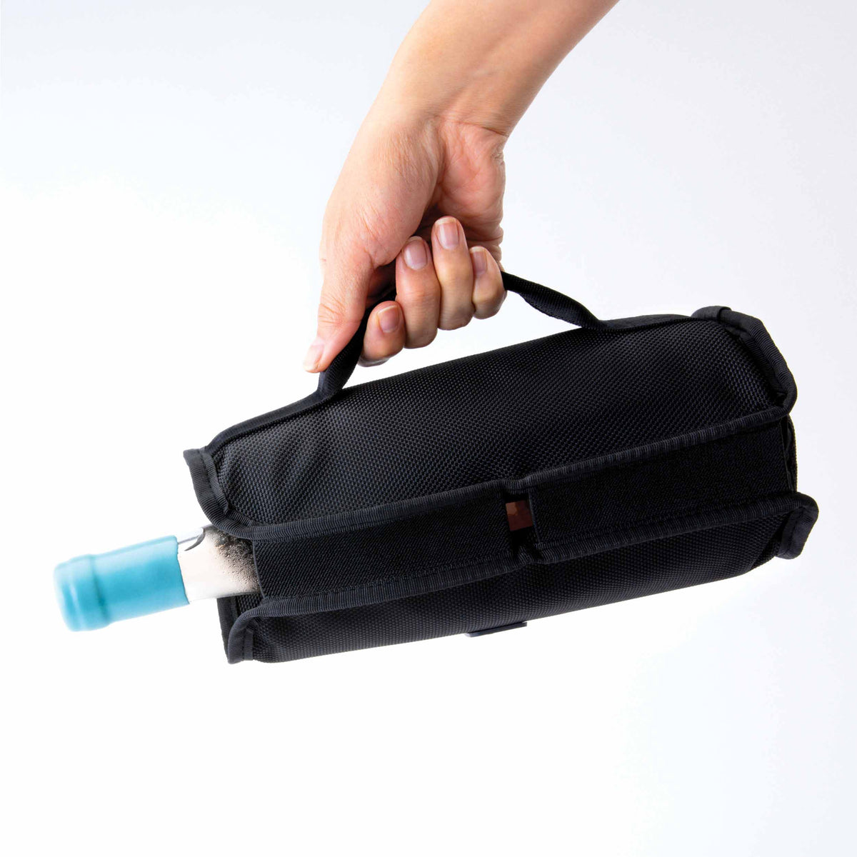 freezable-wine-cooler-f8 freezable-wine-cooler-black-pouring-with-handle.jpg